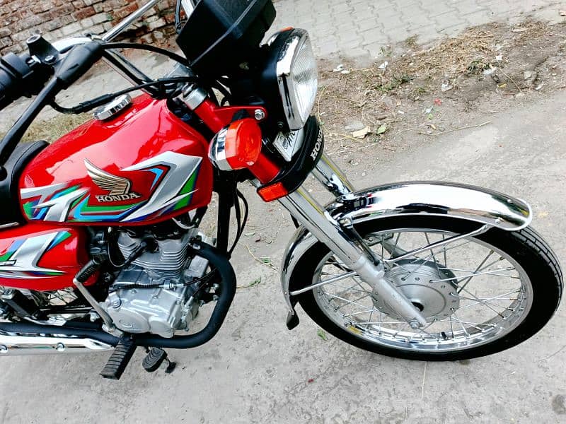 Honda 125 Model 2022/2023 Brend New 10 by 10 Condition 6