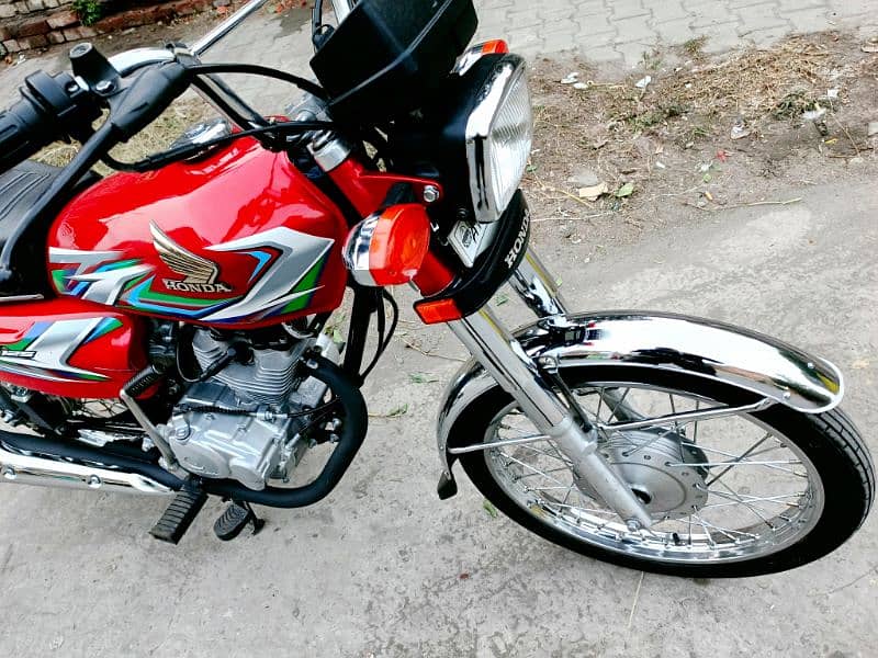 Honda 125 Model 2022/2023 Brend New 10 by 10 Condition 8