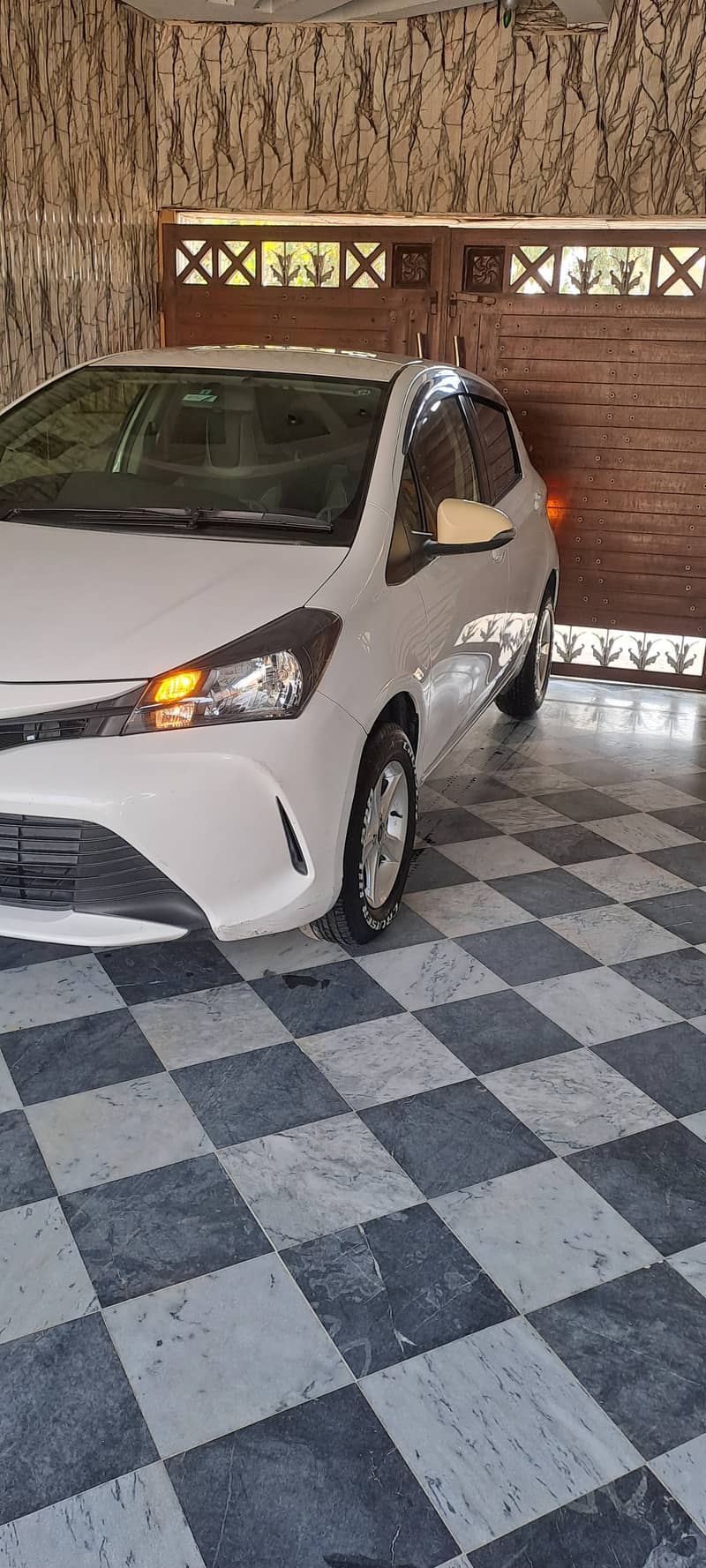 Toyota Vitz 2014 1