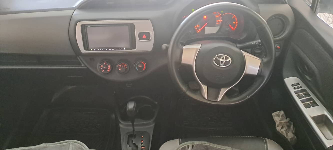 Toyota Vitz 2014 3