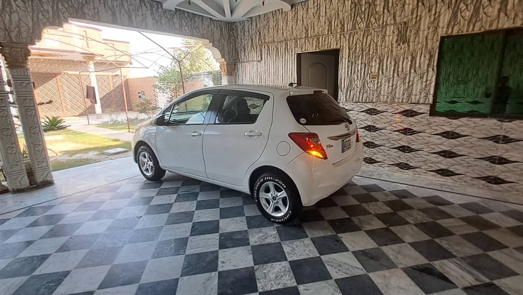 Toyota Vitz 2014 10