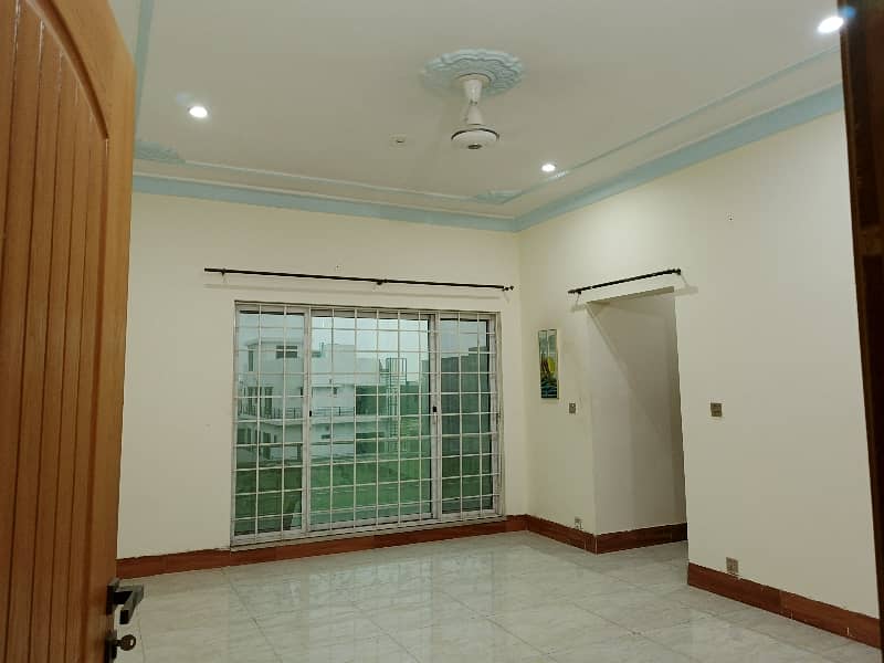 10 Marla House Upper Portion 3 Bed For Rent 3