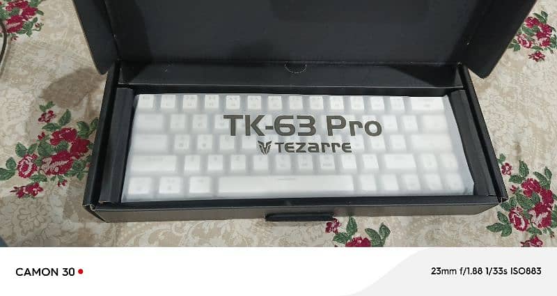 Tezarre TK63 Pro Wireless Mechanical Gaming Keyboard 2