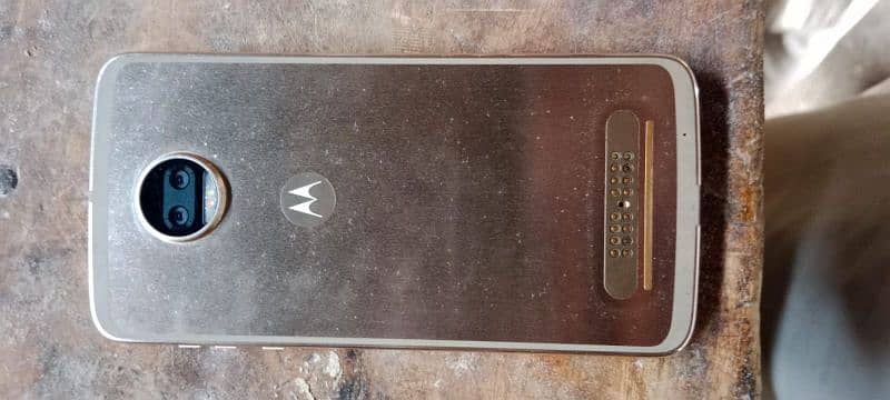 Motorola z2 mobile bilkul ok ha 4/64 ma ha exchange possible ha 5