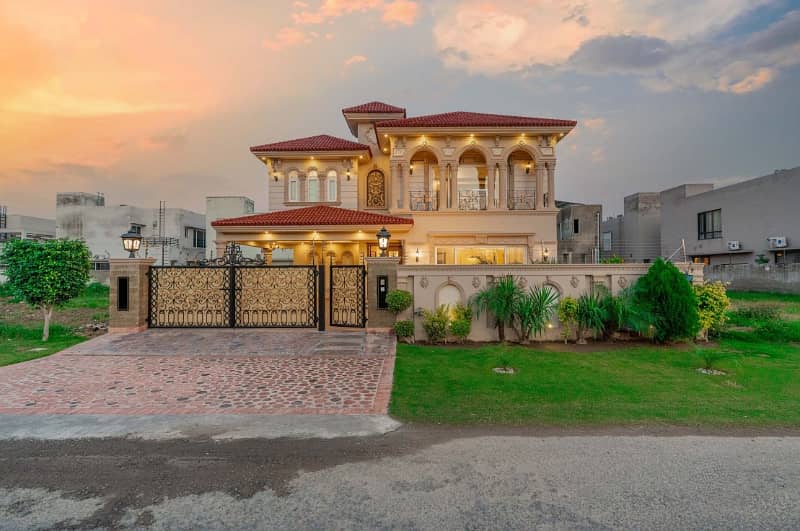 "Stunning 1 Kanal House for Sale in DHA Phase 6 Lahore Ideal Family Home" 0