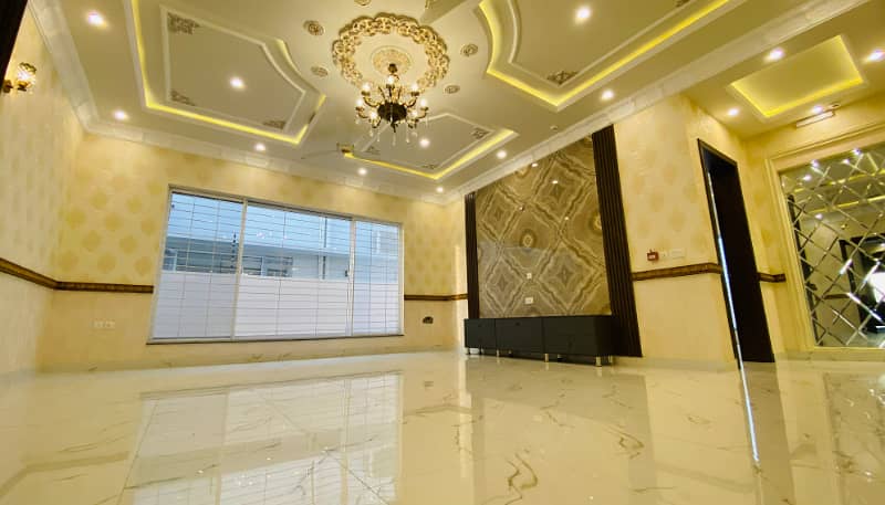 "Stunning 1 Kanal House for Sale in DHA Phase 6 Lahore Ideal Family Home" 11