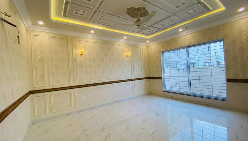 "Stunning 1 Kanal House for Sale in DHA Phase 6 Lahore Ideal Family Home" 16