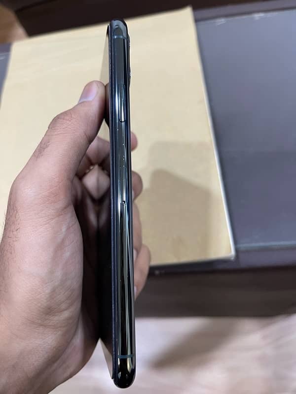 Iphone 11 pro max 256 gb PTA Approved 2