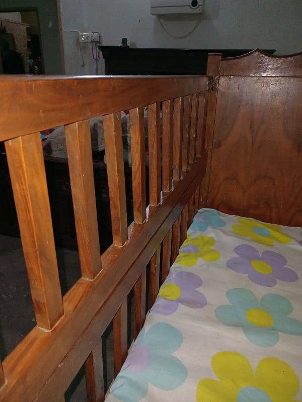 Classic Wooden Baby Crib with Storage Drawer, Solid Wood 5