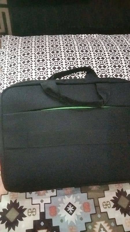 lap top bag bilkul new hy used ni hy. travlung k liy b use ho sakta 3