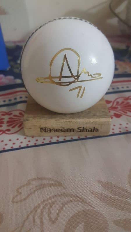 naseem Shah signature ball 0