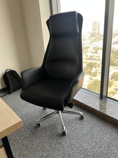 Like New Executive Leather Edmund Office Chair