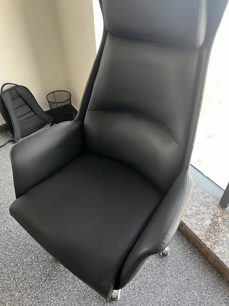 Like New Executive Leather Edmund Office Chair 1