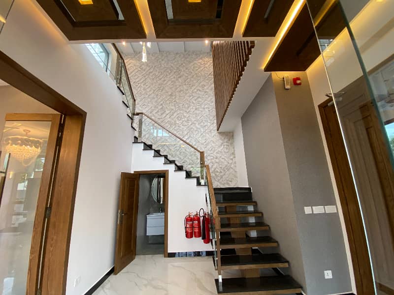 10 Marla Bungalow For Sale In DHA Phase 7 7