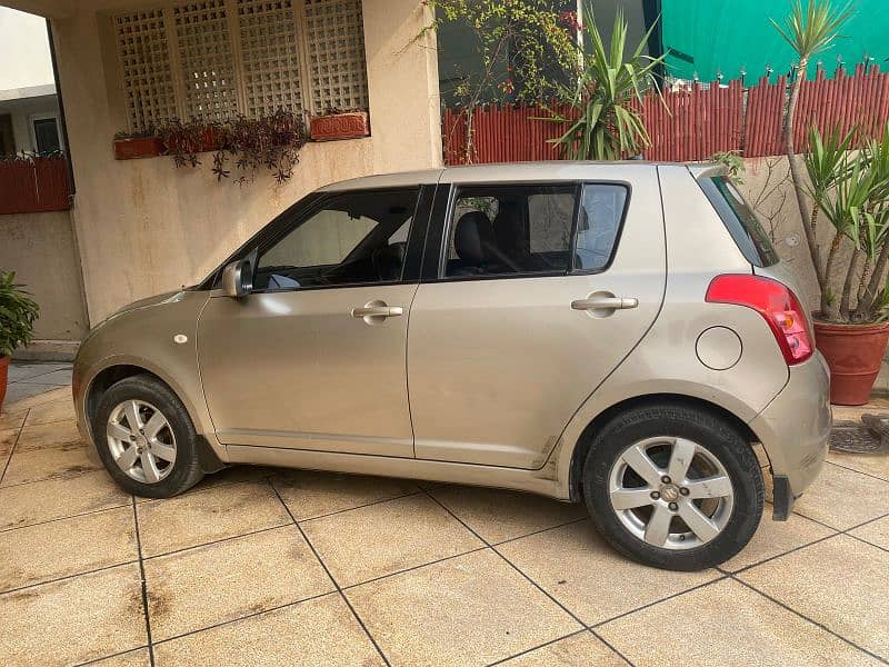 Suzuki Swift 2015 selling on urgently basis 1