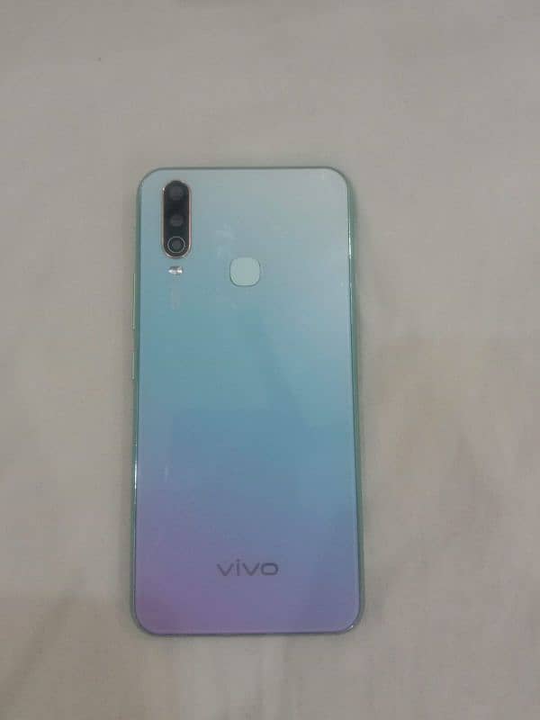 Vivo y17 (8/256gb). 1