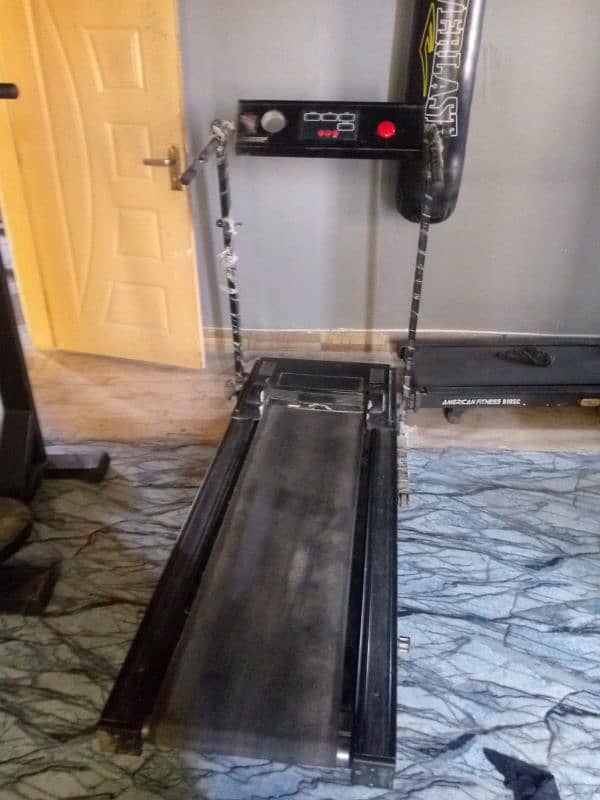 treadmill in running condition Karachi scheme 33 0