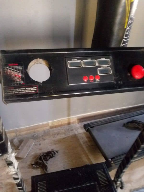 treadmill in running condition Karachi scheme 33 2