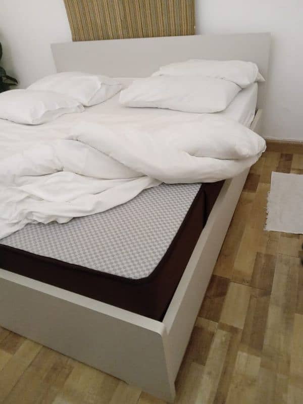 king Size Bed with Mattress 2