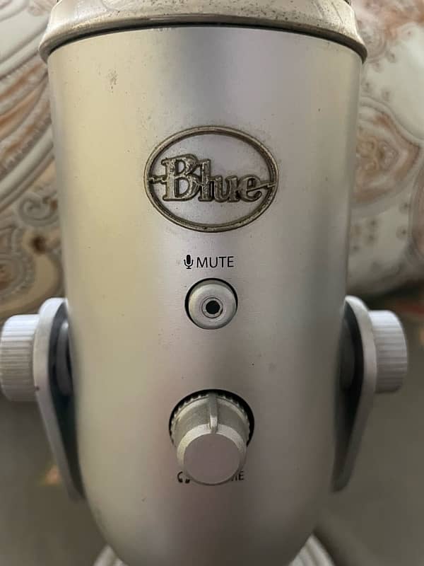 Blue yeti Microphone original 4