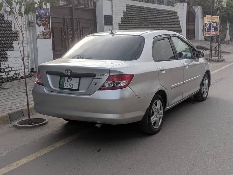 Honda City IDSI 2005 urgent sale reasonable price 3