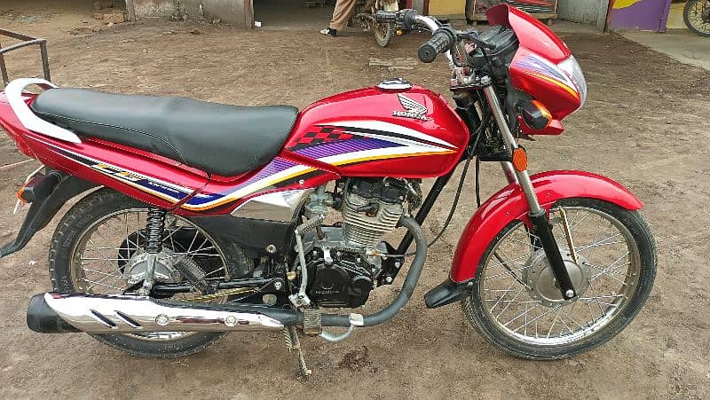 Honda cg125 dream 2014 brand new condition 3