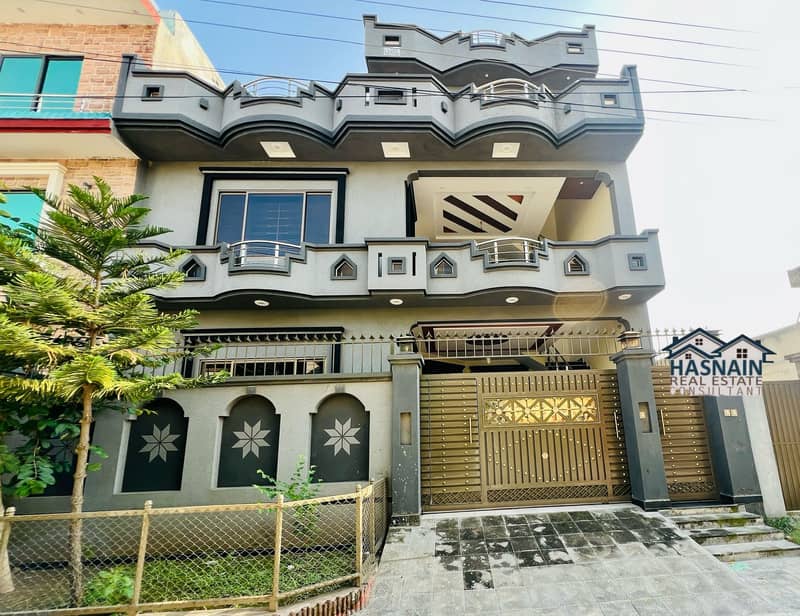 10 Marla 2.5 Storey Beautiful House For Sale 0