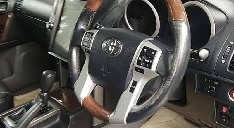 Toyota Land Cruiser 2013 7