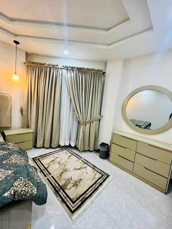 PERDAY 2 BED LUXERY FURNISHED APPARTMENT FOR RENT BAHRIA TOWN PHASE 8 9