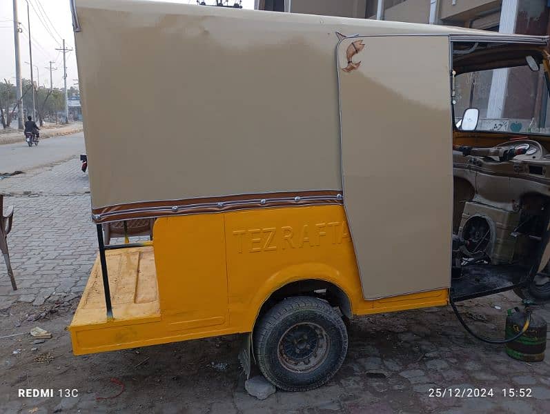 TEZ RAFTAR Rickshaw for sale good condition 9