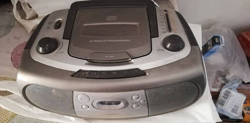 Philips CD and Caste Player 1