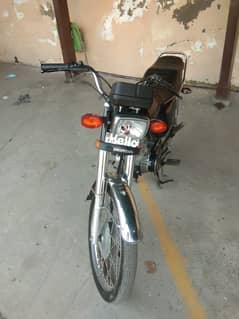 Honda CG125 model 2020 for urgent sale