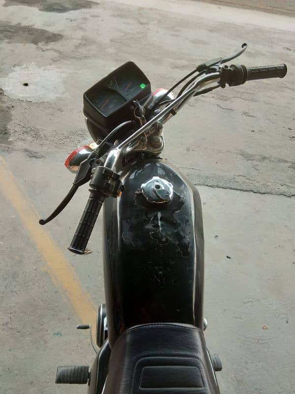 Honda CG125 model 2020 for urgent sale 4