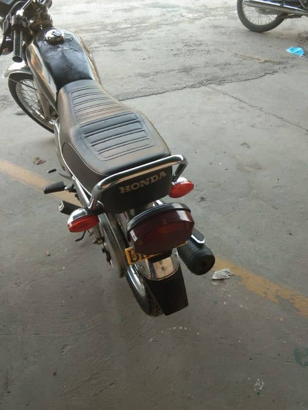 Honda CG125 model 2020 for urgent sale 5