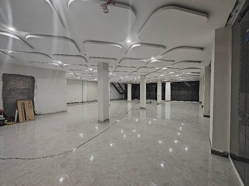 4200SQFT BRAND NEW HALL WITH LIFT FOR RENT 10