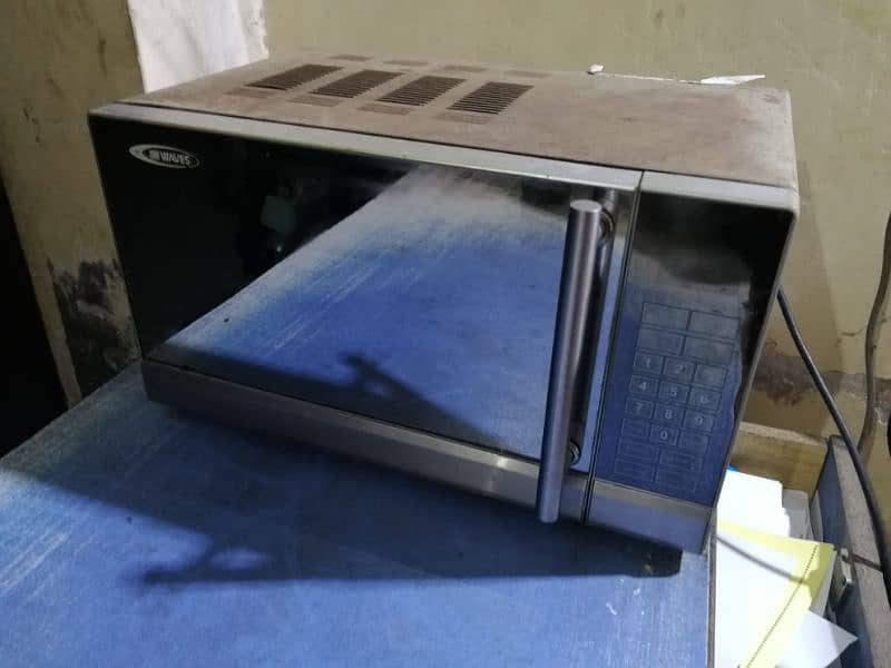 Waves microwave oven 0