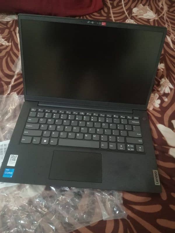 laptop Lenovo core i5 12 generation 6