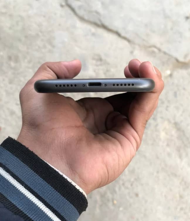 iphone 11 64 gb 3