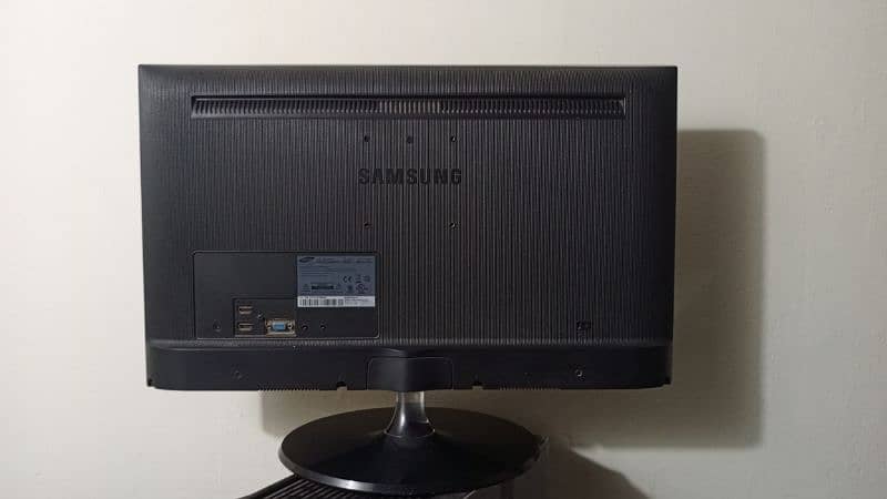 Samsung 24 ince LED 1