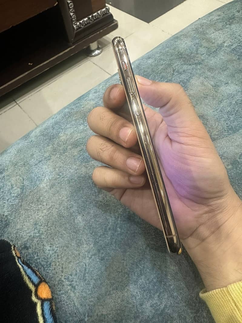 Apple iPhone 11 Pro 2