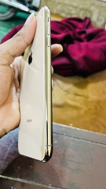 iPhone XS Max 1