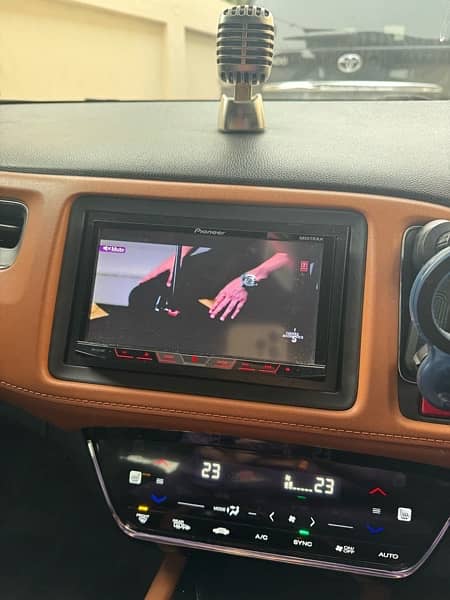 Pioneer 10/10 with Car play and Screen mirroing 9