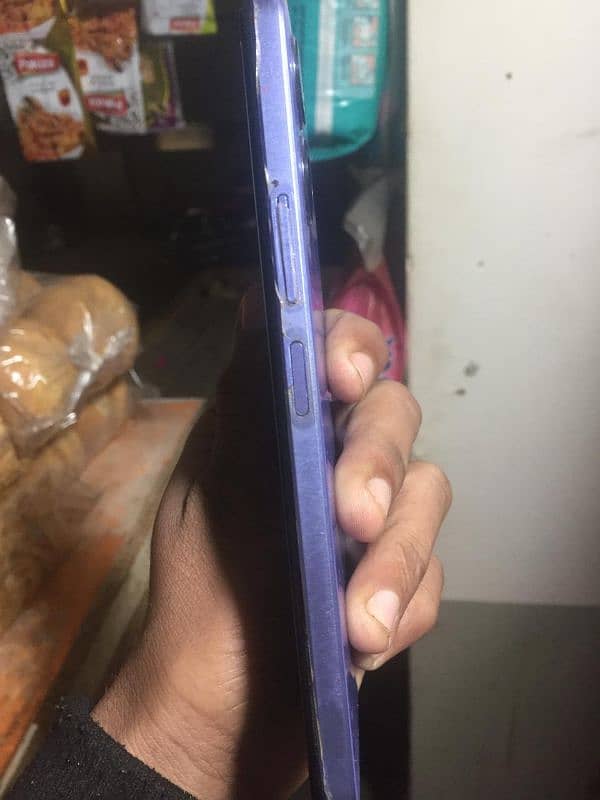 Vivo y17s. 5 month warranty. no fault 4