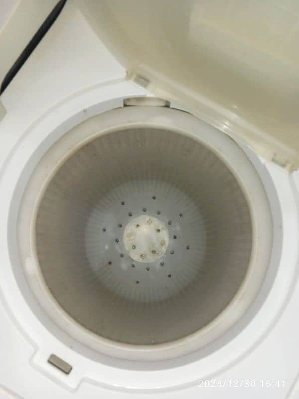 Dawlance  washing machine twin tub model number DW-5200 5