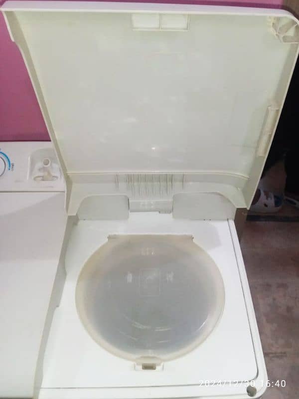 Dawlance  washing machine twin tub model number DW-5200 8