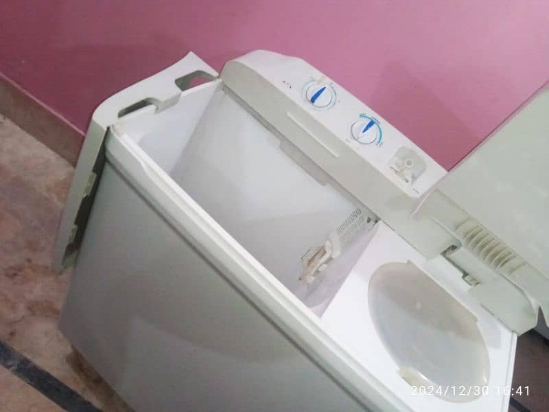 Dawlance  washing machine twin tub model number DW-5200 14