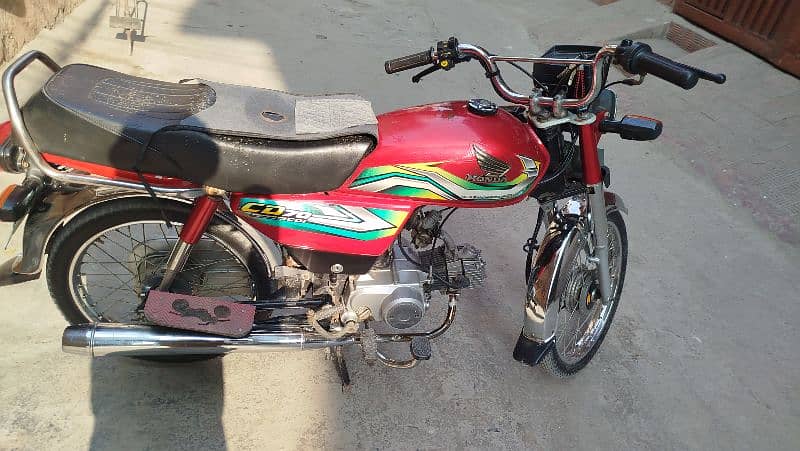 Honda CD 70 Bike 2