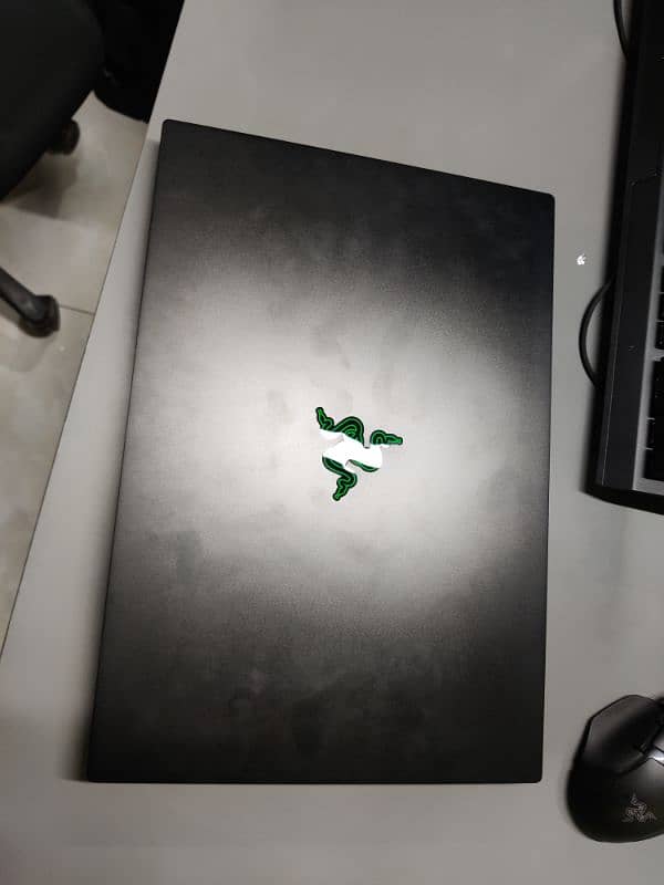 Razer Blade 16 Advanced 2023 W/ Setup 1