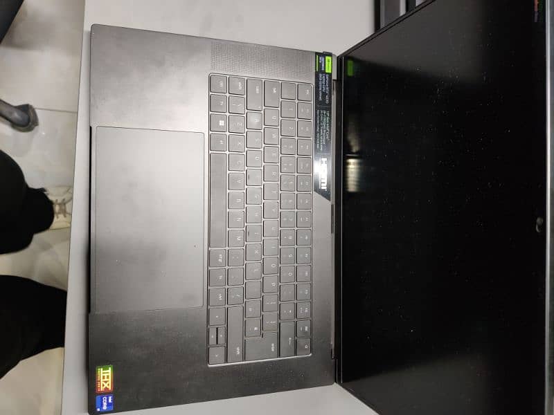 Razer Blade 16 Advanced 2023 W/ Setup 2