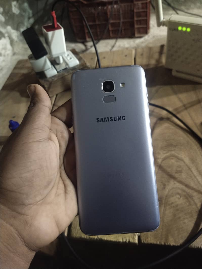 Samsung Mobile J6 0